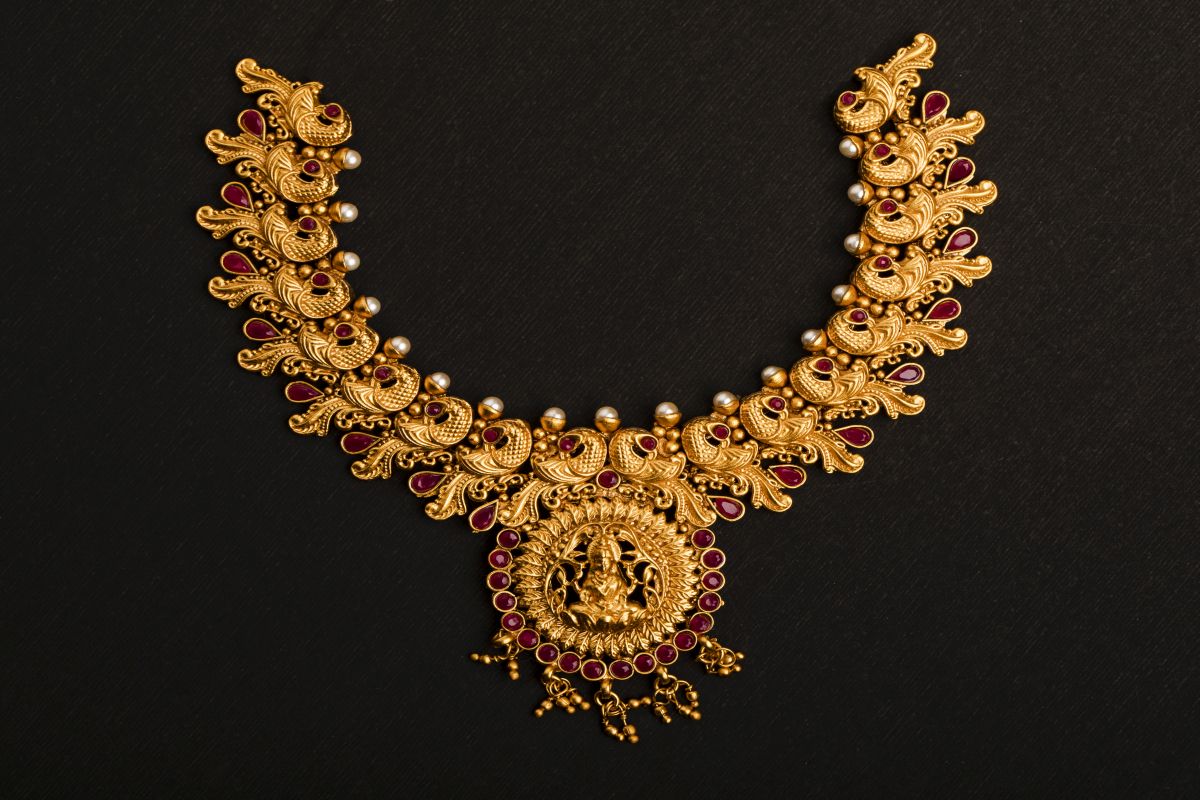 bridal jewellery by golden jewellers